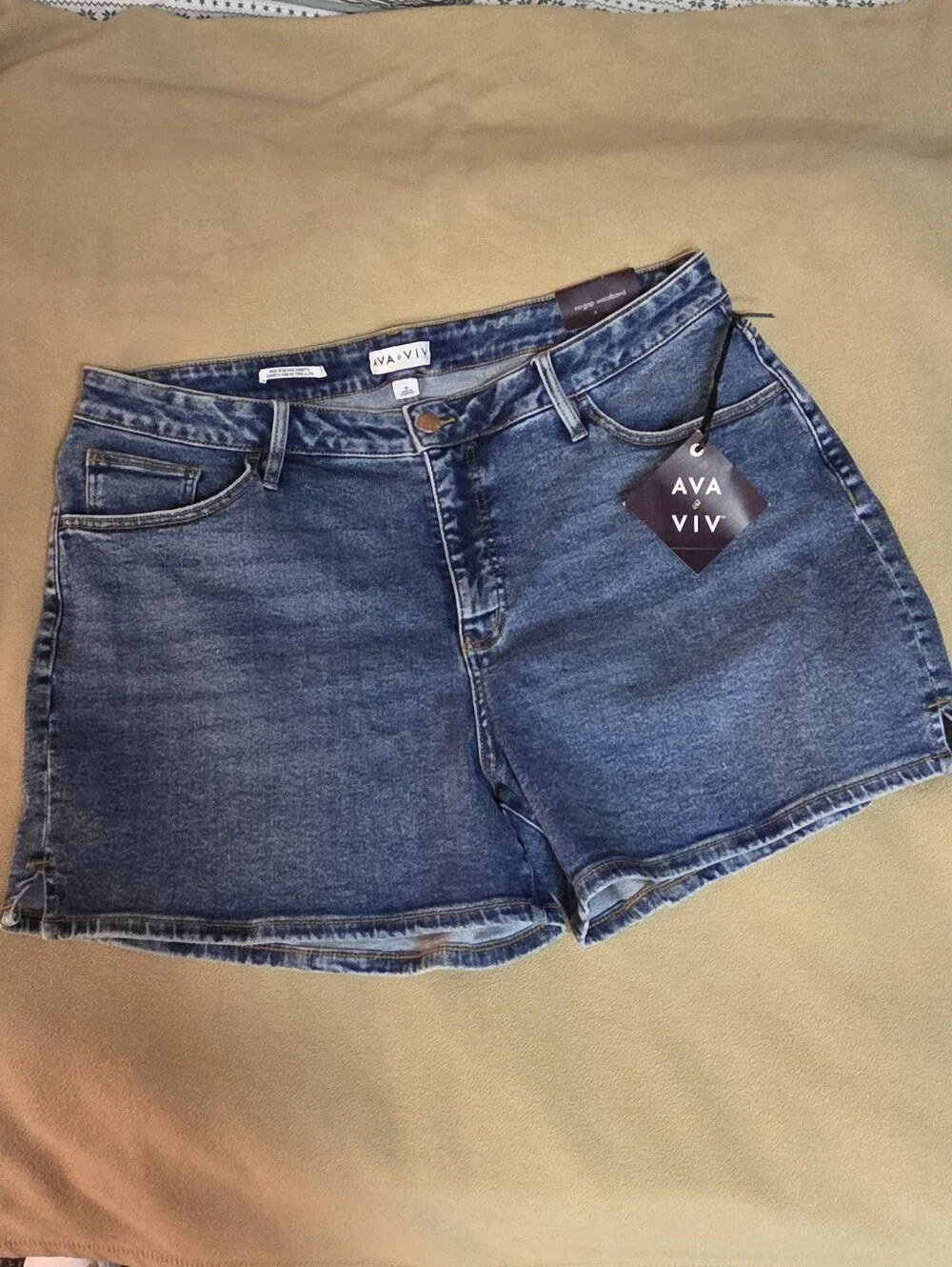 *NWT* Women's Denim Shorts